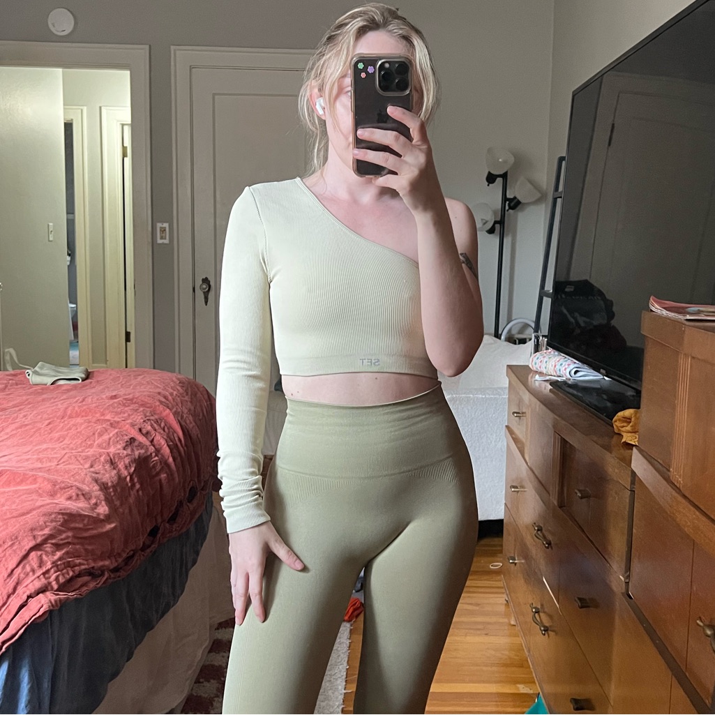 Set Active One Shoulder Crop Top